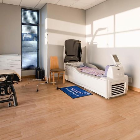 Aura Medical Spa Наленчув Экстерьер фото