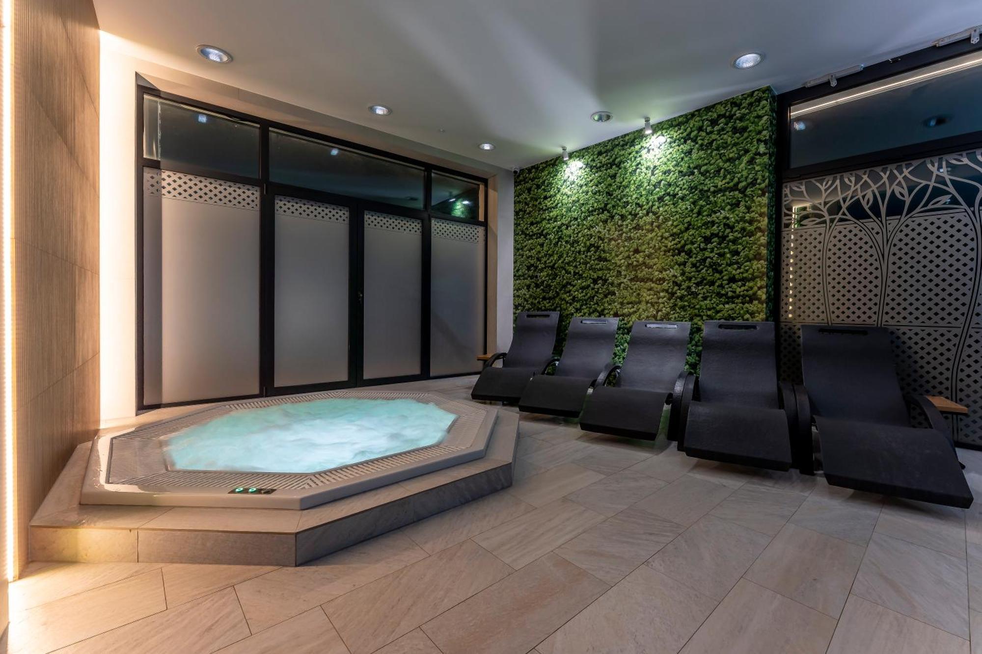 Aura Medical Spa Наленчув Экстерьер фото