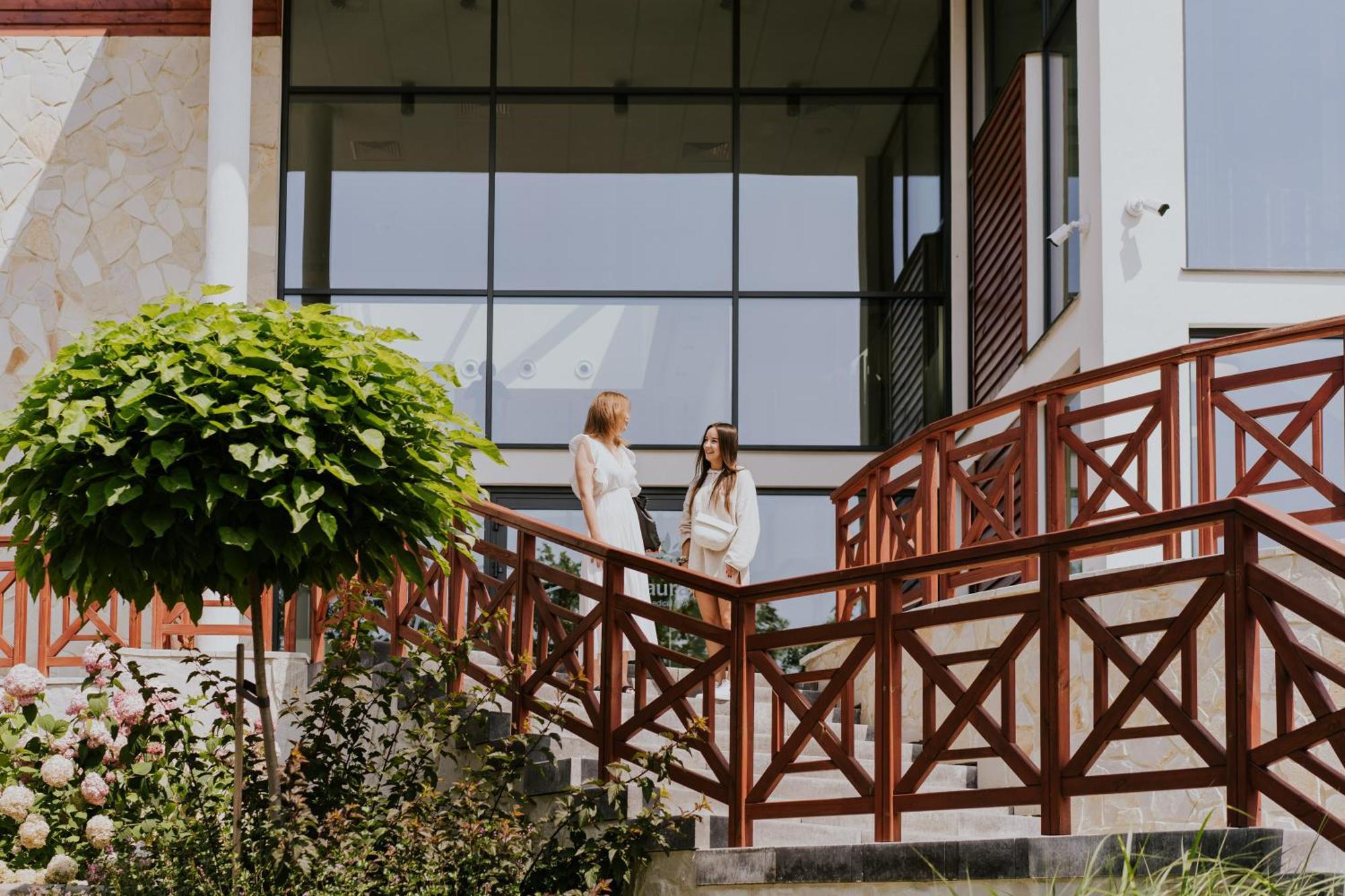 Aura Medical Spa Наленчув Экстерьер фото